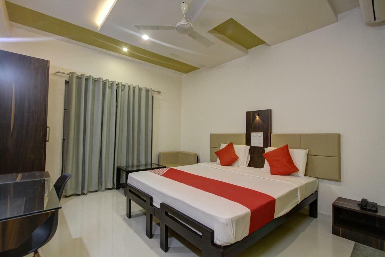 Oyo 39568 Alekha Gateway Hotel Sirsi Eksteriør billede
